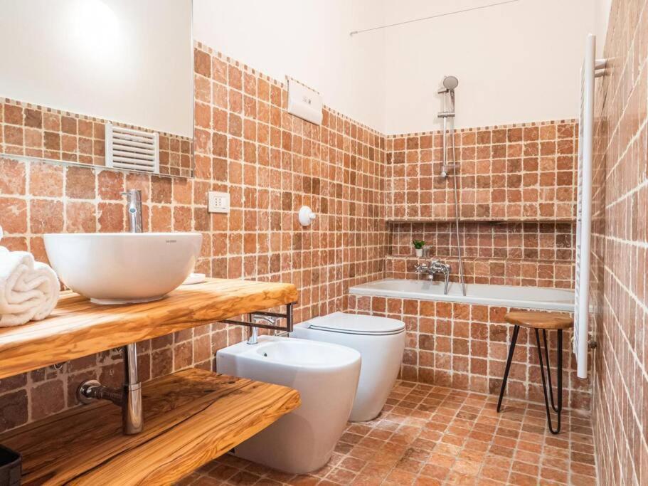 Romantic Flat On Navigli River By Easylife Milánó Kültér fotó