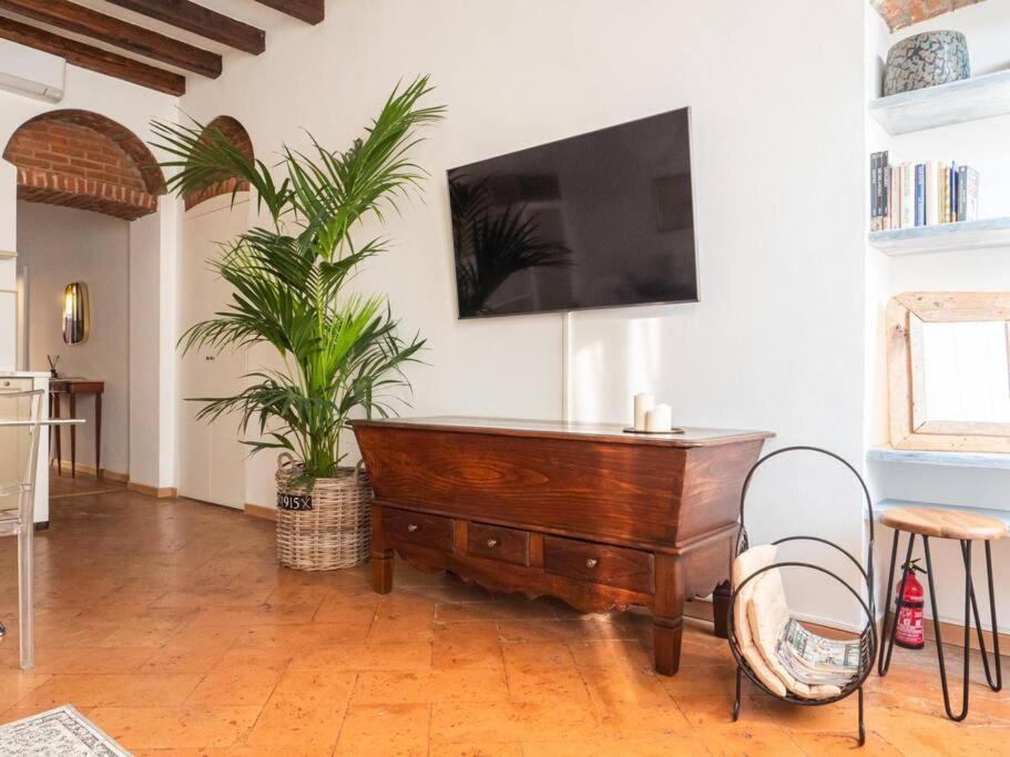 Romantic Flat On Navigli River By Easylife Milánó Kültér fotó